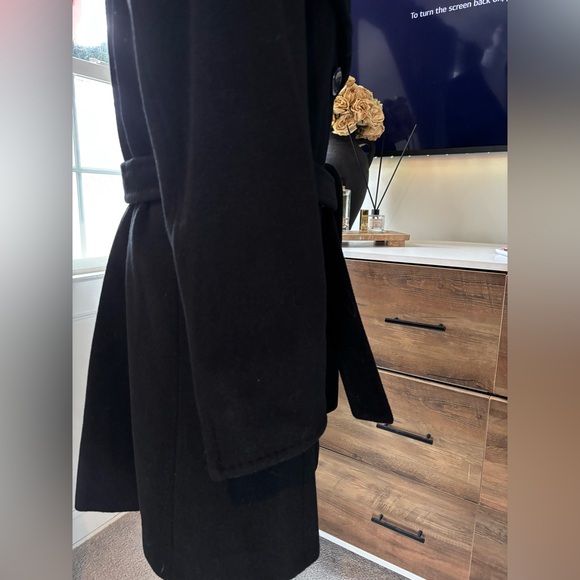 Ellen Tracy Elegant Black Coat - Picture 5 of 13